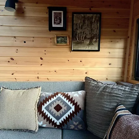 아파트 Pop Tiny House Matra 매트라스젠티므라